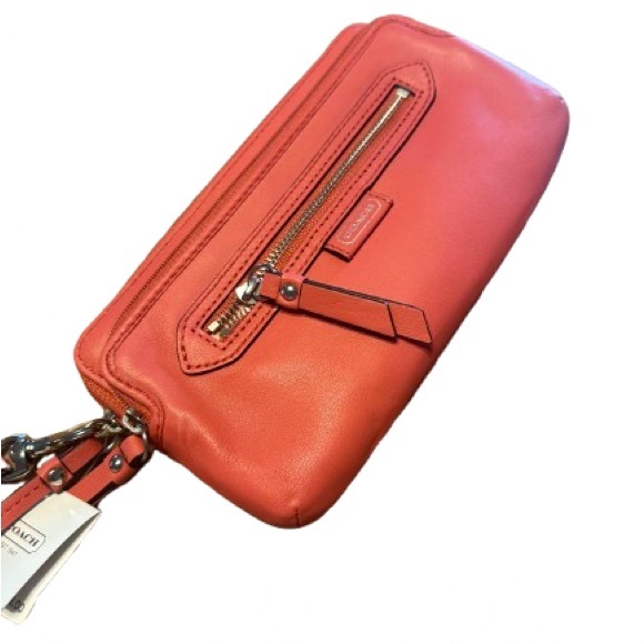 VTG NWT Coach Coral Pink Daisy Wristlet Clutch